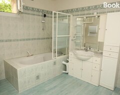 Cijela kuća/apartman Maison De Caractere Caprice Normand, Jardin Clos, 7min A Pied Des Plages (Langrune-sur-Mer, Francuska)