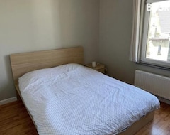 Entire House / Apartment Appartement Lumineux Dans Un Quartier Anime #2 (Saint-Gilles, Belgium)