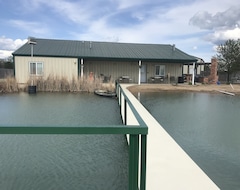 Entire House / Apartment Cabin Next To Water! Fisherman’s Dream! Hunters Welcome! (Inman, USA)