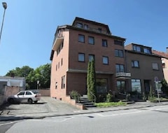 Khách sạn Garni Schäfer (Frechen, Đức)