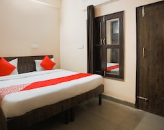 Otel Oyo 71229 Krishna Residency (Noida, Hindistan)