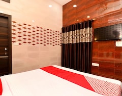 OYO 18478 Hotel Max (Jalandhar, Indija)
