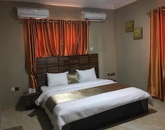 Hotelli Momak 5  And Suites (Lekki, Nigeria)