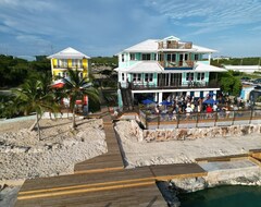 Toàn bộ căn nhà/căn hộ Club Room 2 - Long Island Harbour Club (Clarence Town, Bahamas)