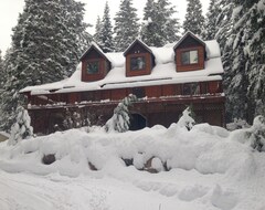 Toàn bộ căn nhà/căn hộ Mountain Chalet On 6 Acres On Mt. Shasta (Mount Shasta, Hoa Kỳ)