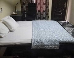 Bright Hotel & Suites (Koforidua, Gana)