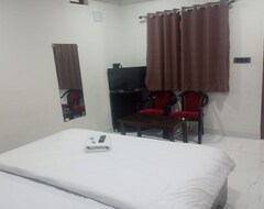 Hotel Moon Rise (Pauri, Indija)