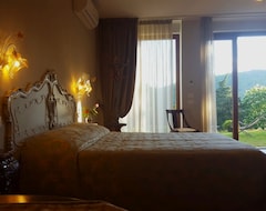 Hotel Borgo I Tre Baroni (Poppi, Italy)