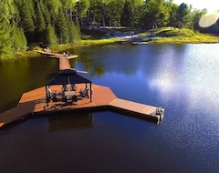 Footprints Resort - Rooms & Cabins With Private Lake (Harcourt, Canadá)