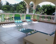 Hotel Dolphin Bay Yoga Guest House (Port Antonio, Jamaica)
