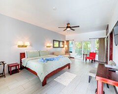 Hotel Parrot Cove Lodge (Hopkins, Belize)