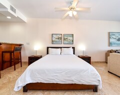 Khách sạn Hotel La Vista Azul (Providenciales, Quần đảo Turks and Caicos)