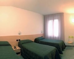 Hotel Toscana (Prato, Italy)