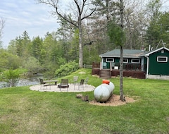 Entire House / Apartment Pere Marquette River 'Green Cottage' -Fly'S Only Section (Baldwin, USA)