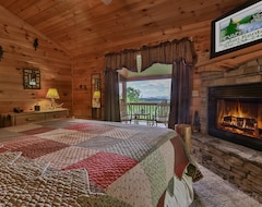 Entire House / Apartment Cabin Time - When You Need To Relax And Unwind A Visit To Cabin Time Is What You Need! (Morganton, USA)