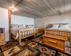 Entire House / Apartment Family Lakefront: Luxe Log Cabin W/sandy Beach, Sauna, & Panoramic Views (Miltona, USA)