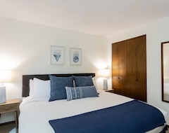 Koko talo/asunto The Cedar Suite At Snowater Resort - Locally Managed, King Bed - Sparkling Clean (Glacier, Amerikan Yhdysvallat)
