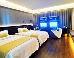 Khách sạn Ifree Hotel (Xinjin, Trung Quốc)