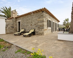 Koko talo/asunto Holiday Home Quinta Alcaparras With Sea View, Private Terrace And Wi-fi (Porto Santo, Portugali)