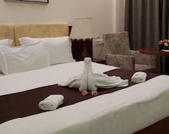 Hotel Reemz (Chiplun, India)