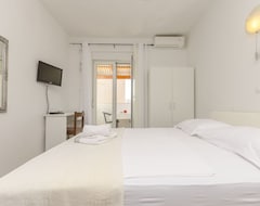 Hotel Apartments Katka Near Blue Beach (30701-a1) - Vodice (Vodice, Croacia)