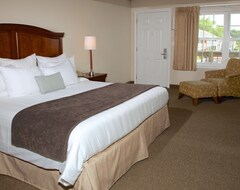 Hotel Holiday Hill Inn & Suites (Dennis Port, USA)