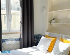 Majatalo Cozy room with shared bathroom on Rua Augusta (Lissabon, Portugali)