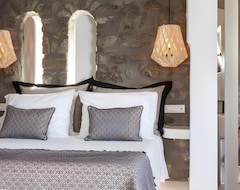 Hotel Portes Suites & Villas Mykonos (Glastros, Greece)