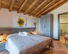 Khách sạn 2 Bedroom Accommodation In Uscio (Uscio, Ý)