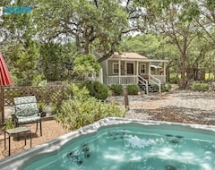 Hele huset/lejligheden Charming Canyon Lake Cottage With Pool And Bbq Pit! (Canyon Lake, USA)