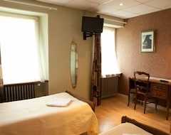 Khách sạn Hotel des Cevennes (Mézilhac, Pháp)