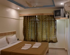 Motel Riverside Inn (Chiplun, India)