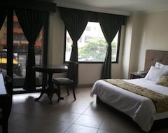 Hotel Prince Plaza (Medellín, Colombia)