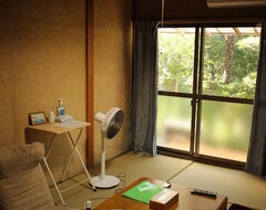 Hostel Hojo Suigun Youth (Matsuyama, Japonya)