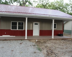 Hele huset/lejligheden Cabin At Oak Hollow Campground - Located Between St Patrick And Lake Of The Oaks (Canton, USA)
