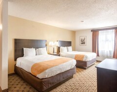 Hotel Coratel Suites - 2 Queen Suite With Sofa Non Smoking (Wichita, EE. UU.)