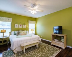 Cijela kuća/apartman Perfect Wedding & Large Group Accommodations - Add Sister Property Next Door! (Omaha, Sjedinjene Američke Države)
