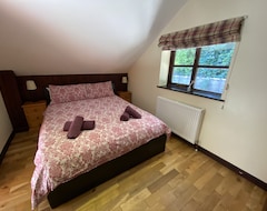 Casa/apartamento entero Lovely Cottage In 4 Acres - 2 Lakes, Hot Tub, Pool & Sunny Conservatory (Callington, Reino Unido)