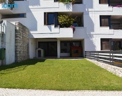 Toàn bộ căn nhà/căn hộ Amazing Beach & Pool Apartment With Garden (Sesimbra, Bồ Đào Nha)