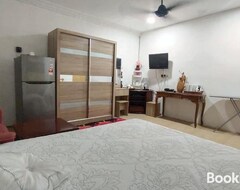 Entire House / Apartment Raniah Homestay (Kuching, Malaysia)