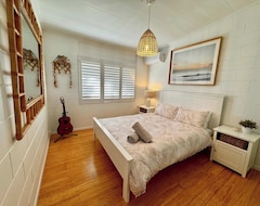 Koko talo/asunto Gold Coast/miami Mid-century 3 Bed Home With Pool (Palm Beach, Australia)