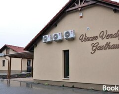 Pensión Vincze Vendeghaz (Kiskunhalas, Hungría)