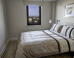 Hele huset/lejligheden Penthouse With Private Rooftop Terrace. Walk To Everywhere Of Interest In 5 Mins (Galway, Irland)
