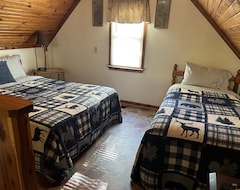 Entire House / Apartment Deluxe Cabin 8 With Jacuzzi Tub. Located On Patoka Lake In Southern Indiana (Leavenworth, USA)