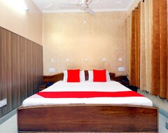 Hotel Daulat Regency (Rajgarh, India)