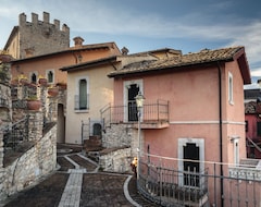 Khách sạn Castello Orsini (Nerola, Ý)