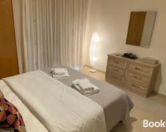 Koko talo/asunto 2 Bedroom Apartment, Zygos Centre Block D - By Imh Travel & Tours (Paphos, Kypros)
