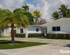 Koko talo/asunto Casa Mondrian- Resort Style Home- Mins To Beaches (North Miami, Amerikan Yhdysvallat)
