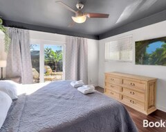 Cijela kuća/apartman The Brophy House - 3 Bedroom 2 Bath Plus New Pool And Garage (Plantation, Sjedinjene Američke Države)