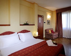 Khách sạn Hotel Cavour (Rapallo, Ý)